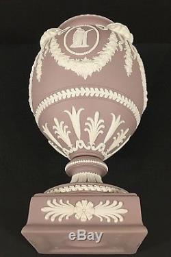Wedgwood Jasperware Blanc / Lilas 12.25 Lidded Urn Vase Violet