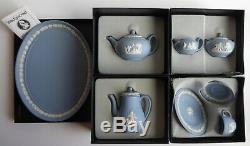 Wedgwood Jasperware Bleu 7 Piece Tea / Café Miniature Set Withtray, Orig. Paquets