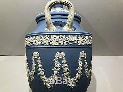 Wedgwood Jasperware Bleu Couvert Vase Urne Melpomène Et Erato (40) Nos Nouveaux