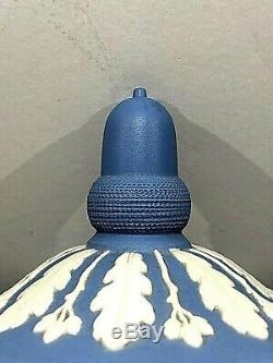 Wedgwood Jasperware Bleu Couvert Vase Urne Melpomène Et Erato (40) Nos Nouveaux