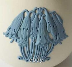 Wedgwood Jasperware Bleu Sur Blanc Australien Noël Bell Bud Vase