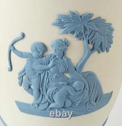 Wedgwood Jasperware Bleu Sur Vase Blanc Pied De Pied