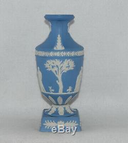 Wedgwood Jasperware Boulonné Urn Vase Trophy (9 Élevé)