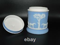 Wedgwood Jasperware Cheval Thème Cigarette Lidée Jar