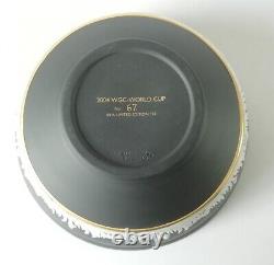Wedgwood Jasperware Coupe du Monde de Golf 2004 en noir, édition limitée, avec boîte.