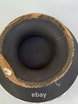 Wedgwood Jasperware Footed Bowl Noir Avec White Bas Relief 5 X 8
