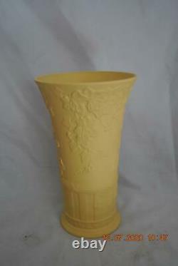 Wedgwood Jasperware Grand Vase De Cane Doric Ivy