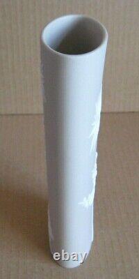 Wedgwood Jasperware Light Taupe Marron Vase Tubulaire Ovale