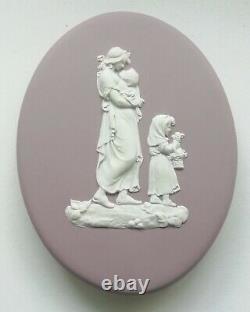 Wedgwood Jasperware Lilac And White Pram Plaques Plaques Ovales