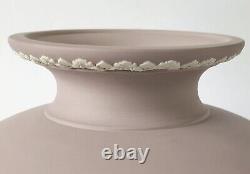 Wedgwood Jasperware Lilac Et White Imperial Pedestal Fruit Bowl Le Sacrifice