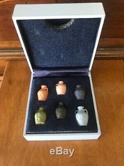 Wedgwood Jasperware Miniature Ensemble De 6 Vases Portland, Boite Originale, Rare