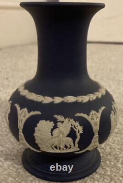 Wedgwood Jasperware Navy Vase Très Rare