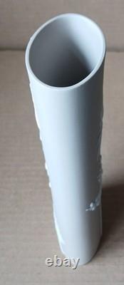 Wedgwood Jasperware PRUNUS vase brun taupe clair STUPÉFIANT