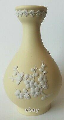 Wedgwood Jasperware Primrose Prunus Bud Vase Jaune