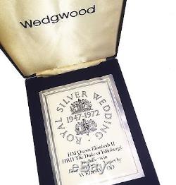 Wedgwood Jasperware Reine Elizabeth II Royale Plaque De Mariage En Argent (plaque # 1)