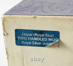 Wedgwood Jasperware Royal Blue Silver Jubilee Queen Et Phillip Loveving Mug