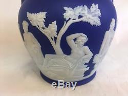 Wedgwood Jasperware Royal Cobalt Portland 6 Vase 2 Poignées