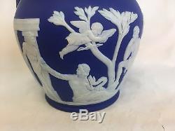 Wedgwood Jasperware Royale Cobalt Portland 6 Vase 2 Poignées