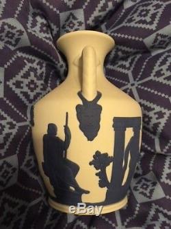 Wedgwood Jasperware Saxon Blue Sur Vase Portland Blanc