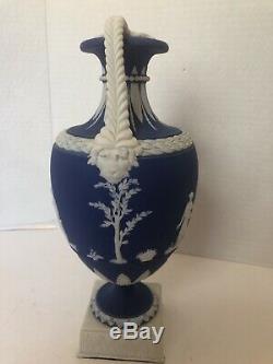 Wedgwood Jasperware Trophy Vase Vers 1820 Tres Rare Blanc Base Lion Dragon Perle