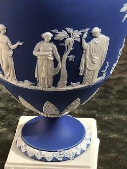 Wedgwood Jasperware Trophy Vase Vers 1820 Tres Rare Blanc Base Lion Dragon Perle