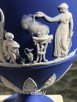 Wedgwood Jasperware Trophy Vase Vers 1820 Tres Rare Blanc Base Lion Dragon Perle