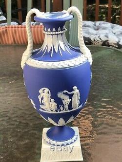 Wedgwood Jasperware Trophy Vase Vers 1820 Tres Rare Blanc Base Lion Dragon Perle