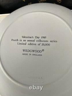Wedgwood Jasperware Valentine Assiettes Rose Sur Gris Avec Boîte