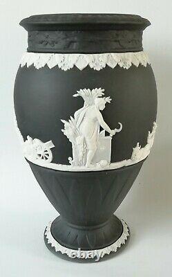 Wedgwood Jasperware Vase Généreux Noir Et Blanc