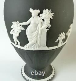 Wedgwood Jasperware Vase Généreux Noir Et Blanc
