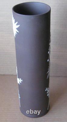 Wedgwood Jasperware Vase Tubulaire Brun