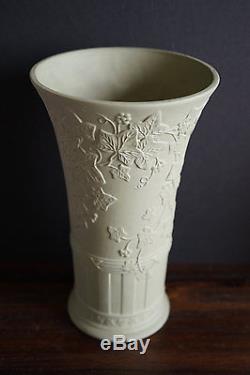 Wedgwood Jasperware Vintage Rare Vert 9 1/2 Tall Grand Vase Mint! Feuilles D'ivy