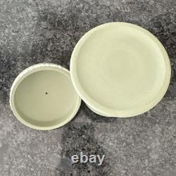 Wedgwood Jasperware bleu canard et vert sauge : vase, boîte à bijoux, assiette et pot avec couvercle, 6 pièces