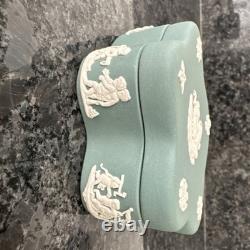 Wedgwood Jasperware bleu canard et vert sauge : vase, boîte à bijoux, assiette et pot avec couvercle, 6 pièces