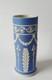 Wedgwood Jasperware Bleu Clair Avec Trempage Blanc, Vase Cornet &agrave; Feuilles D&rsquo;acanthe Et Campanules