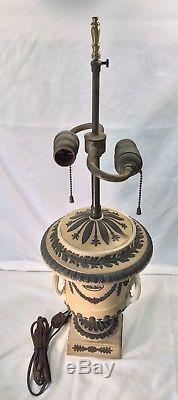 Wedgwood, Lampe Urne Jasperware En Jaune Chamois & Noir, Hauteur 24, Vers 1885-1930