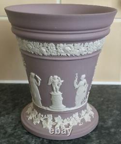 Wedgwood Lilac Jasperware Porcelaine Fleur Arrangeant Vase Avec Frog