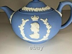 Wedgwood Pale Blue Jasper Queen Elizabeth II & Prince Philip Coronation Théière