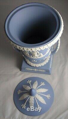 Wedgwood Poignées Et Couvercle De Vase À Urne Avec Piédestal Campana Bleu Jasperware Menthe