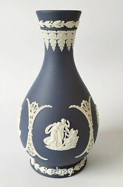 Wedgwood Portland Blue Jasperware Laurel Vase 8 Pouces