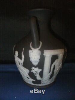 Wedgwood Rare Vase Portland En Jaspe Noir Et Blanc