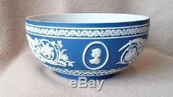Wedgwood Royalty Queen Elizabeth 40ème Anniversaire Dark Blue Jasperware Bowl 1992