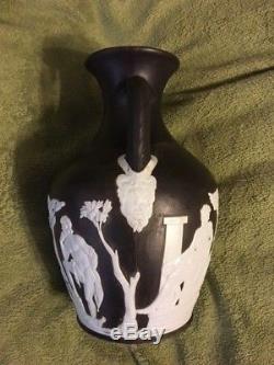 Wedgwood Solide Vase Portland Jasperware Noir Et Blanc Avec Chapeau Phrygien
