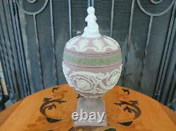 Wedgwood St James' Collection Tricolor Lilac Jasperware Cupidon Arabesque Vase Urn