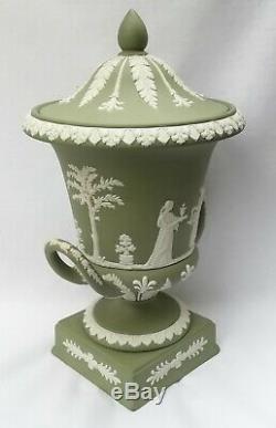 Wedgwood Vert Jasperware Campagna Urne Vase Campana