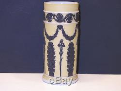 Wedgwood Yellow-buff Dip Withblack Bas-relief Jasper Ware Spill Vase C. 1930