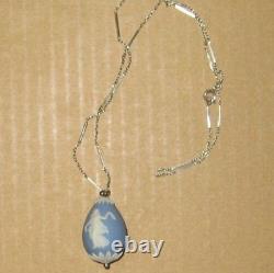 Wedgwood bleu et argent Jasper pendentif en forme de larme, œuf, Dancing Hours, collier