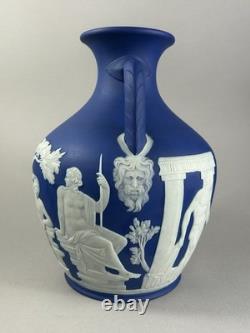 Wedgwood jasperware du XIXe siècle, vase Portland de 25 cm, bonnet phrygien classique