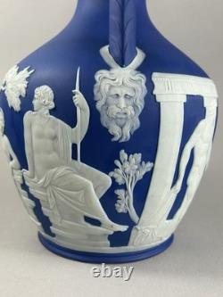 Wedgwood jasperware du XIXe siècle, vase Portland de 25 cm, bonnet phrygien classique