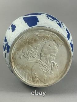 Wedgwood jasperware du XIXe siècle, vase Portland de 25 cm, bonnet phrygien classique